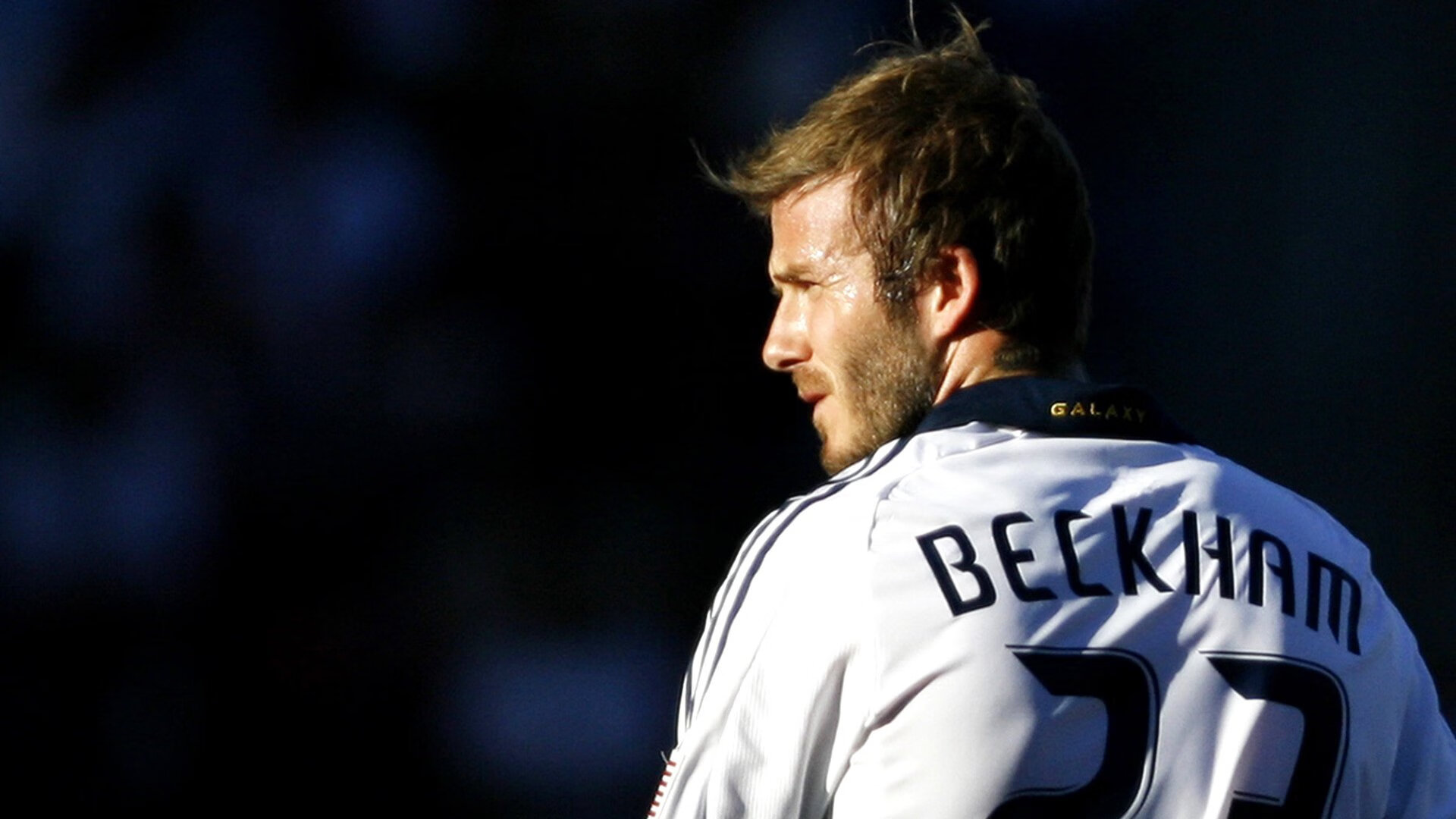 开云在线赛事平台-从安菲尔德到马拉喀什，巴斯托尼的制胜一球如何诠释足球的永恒魅力